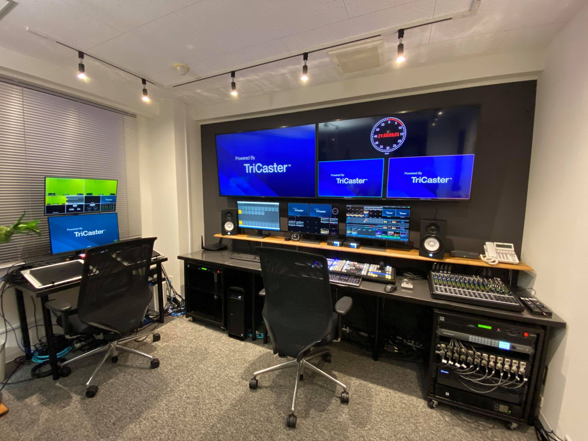 zooms 料金　配信　代行　会社　スタジオ　