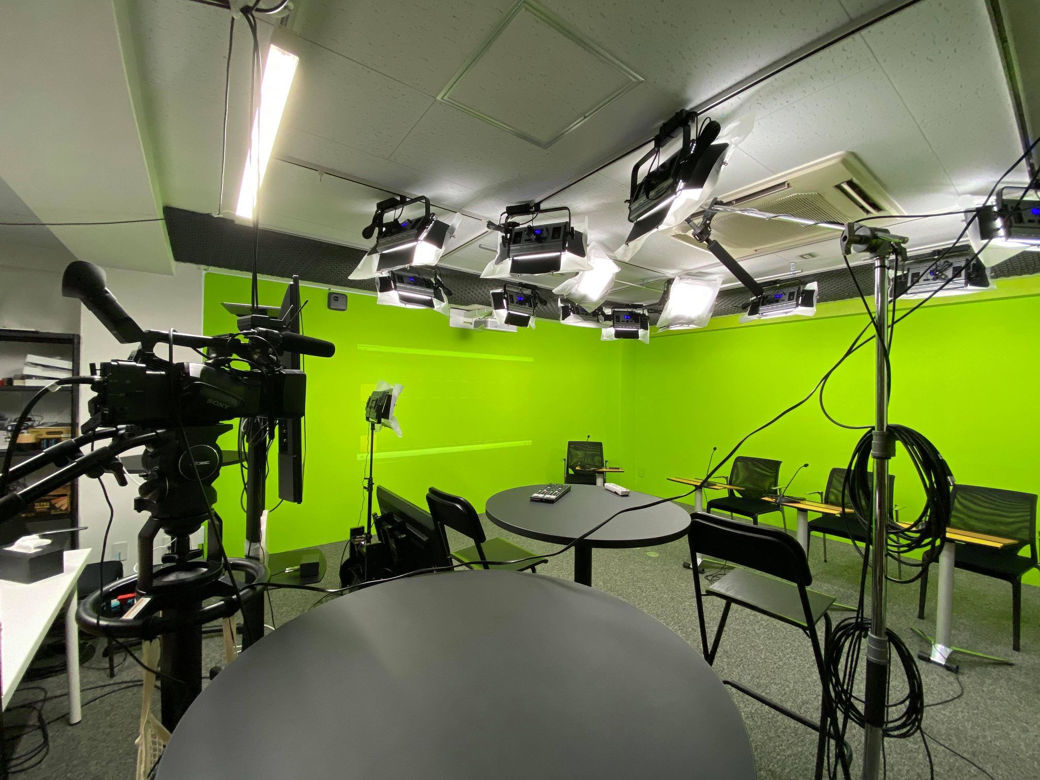 オンライン　ライブ　配信　zoom　ウェビナー